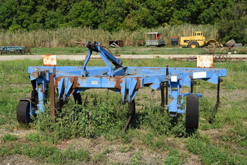 Trailer Hitch for tractors and combines