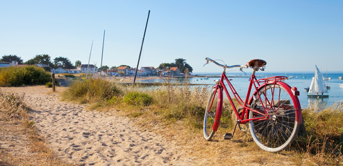 Fototapeta premium Noirmoutier, ses plages et ses vélos