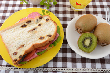 おいしそうなサンドイッチ