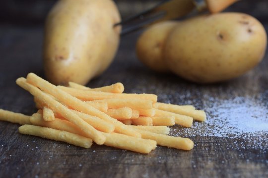 french fries with potatoes
