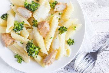 pasta penne with chicken, broccoli