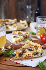 Mushrooms and bacon pie