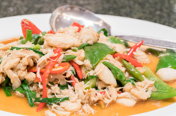 Crab meat stir fried with spicy herbs
