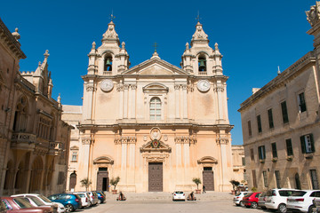 Fototapeta na wymiar Собор на Мальте