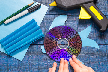 Making toy fish from the CD. Handmade children's project. Step7