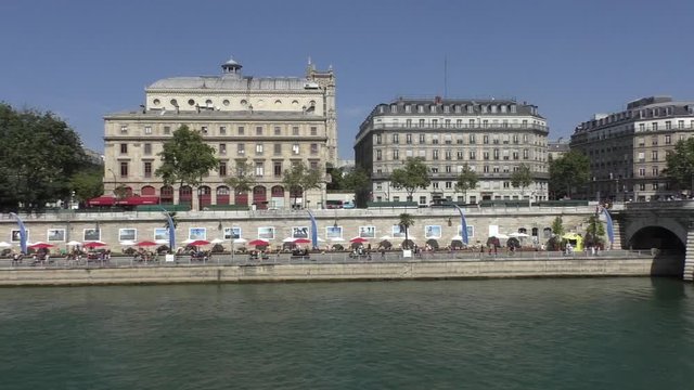 Quai de Seine pour Paris plage	