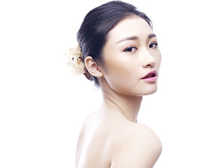 Naklejka premium portrait of a young asian woman, isolated on white background