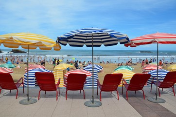 façade maritime et parasols, Biarritz
