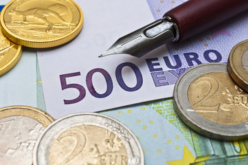 viele Eurogeldscheine