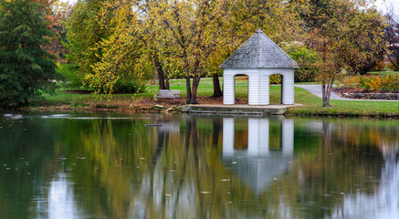 Obraz premium Gazebo And Pond