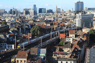 Naklejka premium Metropole Brüssel / Blick vom Boulevard du Midi über Brüssel 