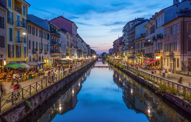 Naviglio Grande-kanaal in de avond, Milaan, Italië