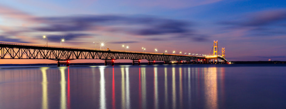 Fototapeta Mackinac Bridge in Twilight