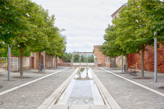 horseshoe archs in trebaille place in Albi, France