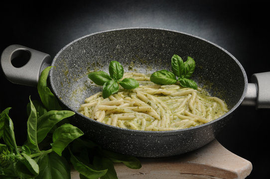 Pesto alla genovese Cucina italiana Итальянская кухня Ẩm thực &Yacute; Italian cuisine Trofiette Ligure Trofie Kuchnia włoska Liguria Troffie Strofie or Stroffie Gastronom&iacute;a de Italia 