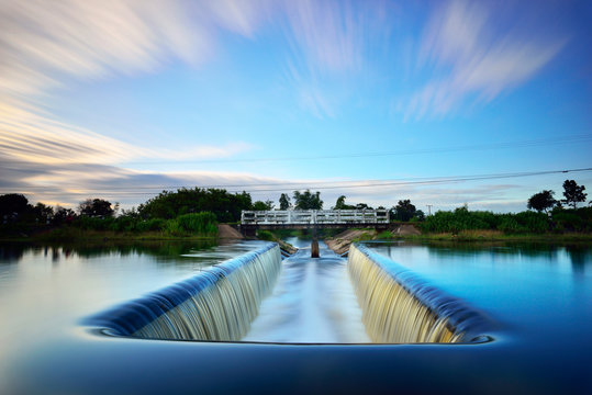 Fototapeta Dam