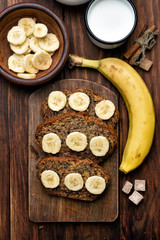 Obraz na płótnie Canvas Slices of sweet banana bread