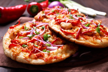 Meat naan pizza