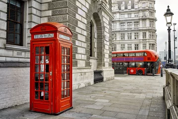 Deurstickers Londen - Big Ben-toren en een rode telefooncel © alekosa