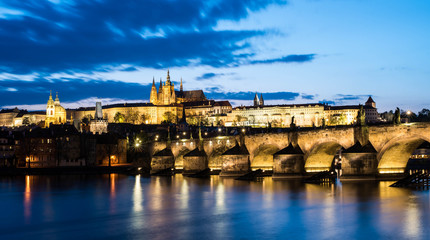 Fototapeta na wymiar Prague Castle, charle's bridge and St. Vitus cathedral in twilig