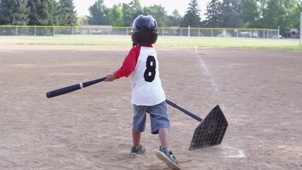 Children playing baseball - Powered by Adobe