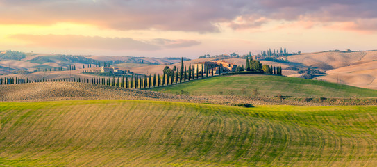 Fototapeta premium Panoramic view of Tuscany countryside landscape