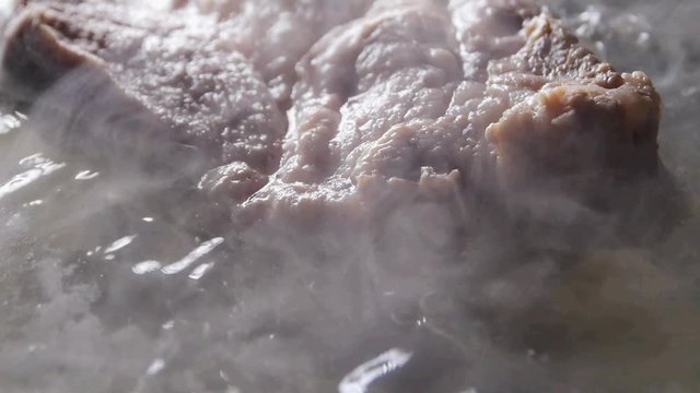 варится мясо свинины