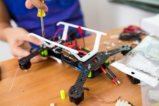 Building of flying drone