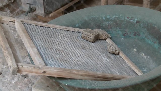 Antique laundry technique