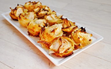 Vegan mini apple flower cakes