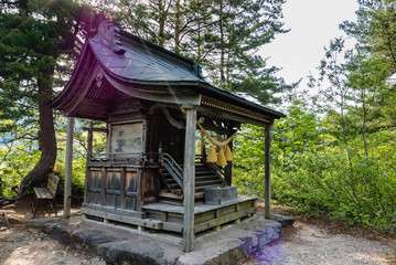 Fototapeta na wymiar Shrine at the view point of Shirakawa-go