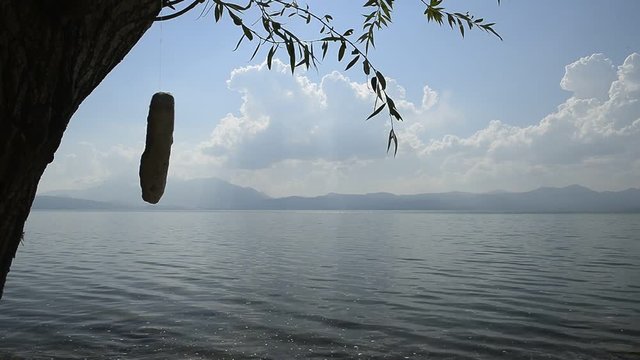g&ouml;l suları ve taş kalp ritmi