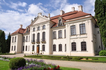 Fototapeta na wymiar Palace Kozlowka, Poland