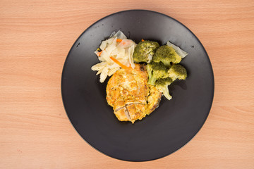 Chicken grilled none oil low fat with bloccoli corn and carrot healthy clean food