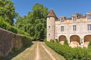 Fototapeta na wymiar Le château de la Marthonye à Saint-Jean-de-Côle