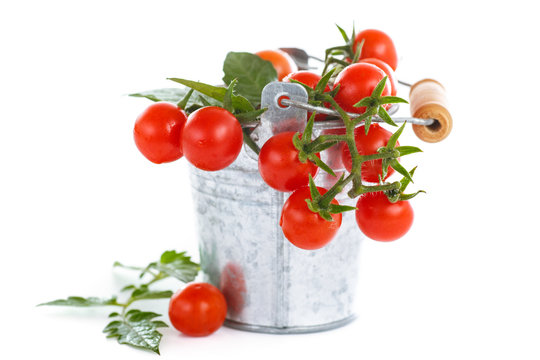 fresh organic cherry tomatoes