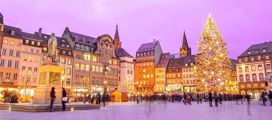 Christmas market in Strasbourg, France - obrazy, fototapety, plakaty