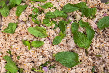 spicy pork salad eat with vegetables Eaten vegetables including beans, sweet flavor, it helps stimulate the body'sintestinal tract seeding Earth.