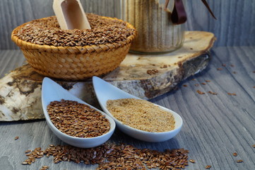 whole and crushed flax seeds - len as a dietary supplement
