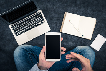 ノートパソコンの操作,ビジネスイメージ