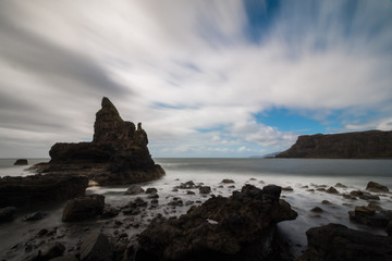 Fototapeta na wymiar Felsformation in der Talisker Bay, Skye, Schottland