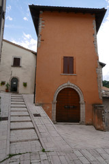 casa e via di preci