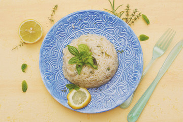 Risotto al limone e erbe aromatiche