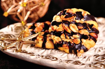 ciastka orzechowe z polewą