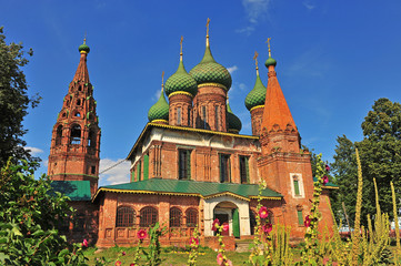Fototapeta na wymiar Saint Nicholas church in Yaroslavl city