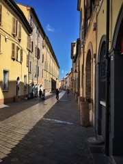 Fototapeta na wymiar via Mazzini, centro storico di Ravenna