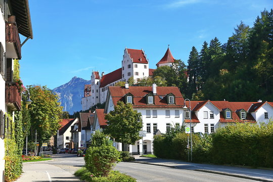 F&uuml;ssen