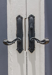 door handles 