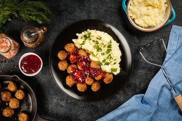 Meatballs and mashed potatoes