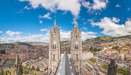 Fototapeta na wymiar Basilica del Voto Nacional and downtown Quito